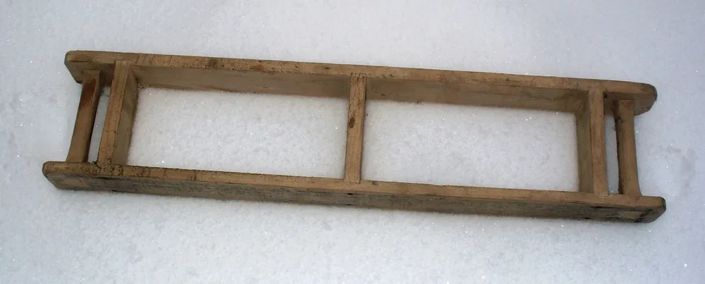 Форма для изготовления гипсовых кирпичей