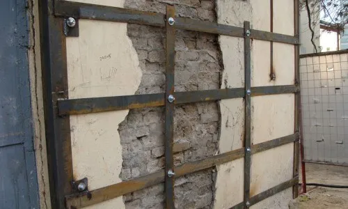 Усиление кирпичной стены