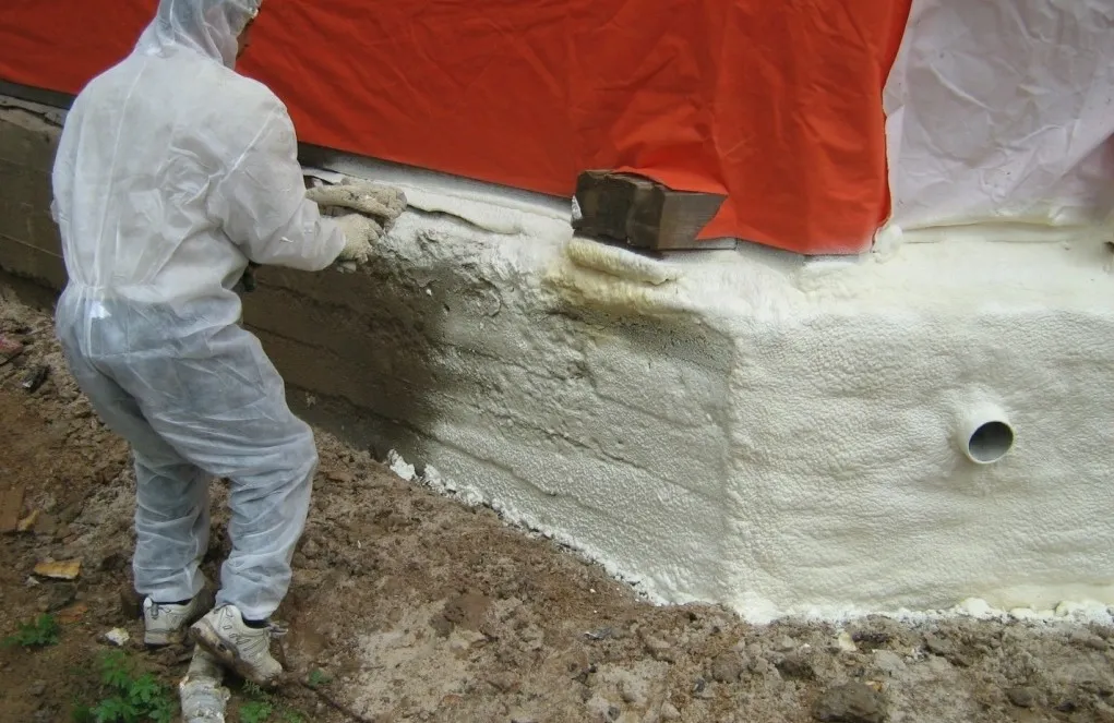 Утепление фундамента при помощи пенополиуретана