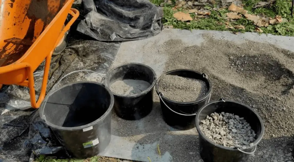 Советы и секреты для достижения высокого качества бетона включают использование специальных добавок и пластификаторов Советы и секреты для достижения высокого качества бетона включают использование специальных добавок и пластификаторов