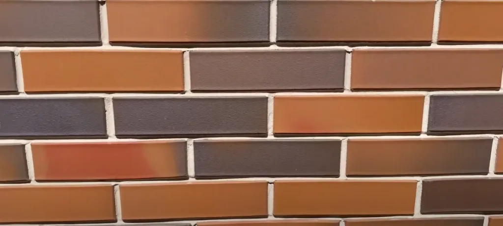 Кирпич “Строма” отлично подходит для облицовки зданий, где важна презентабельность и долговечность.